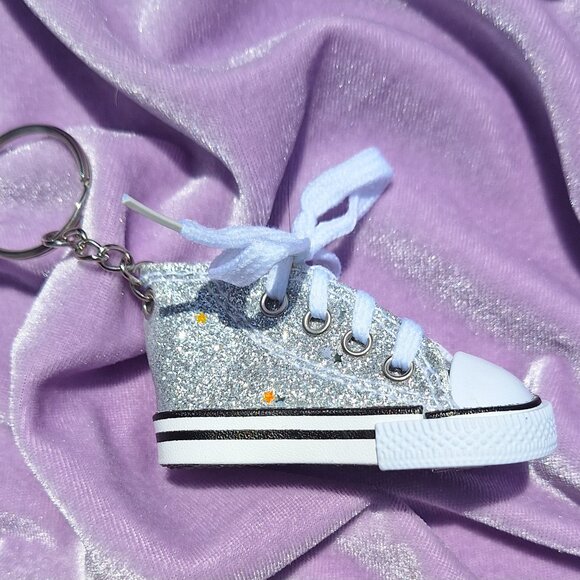 Bling Mirrored Compact, Glitter Converse Keychain and a Lavender Pen - Picture 4 of 5
